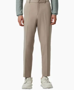 Broek Pelan Zand^Alpha Tauri