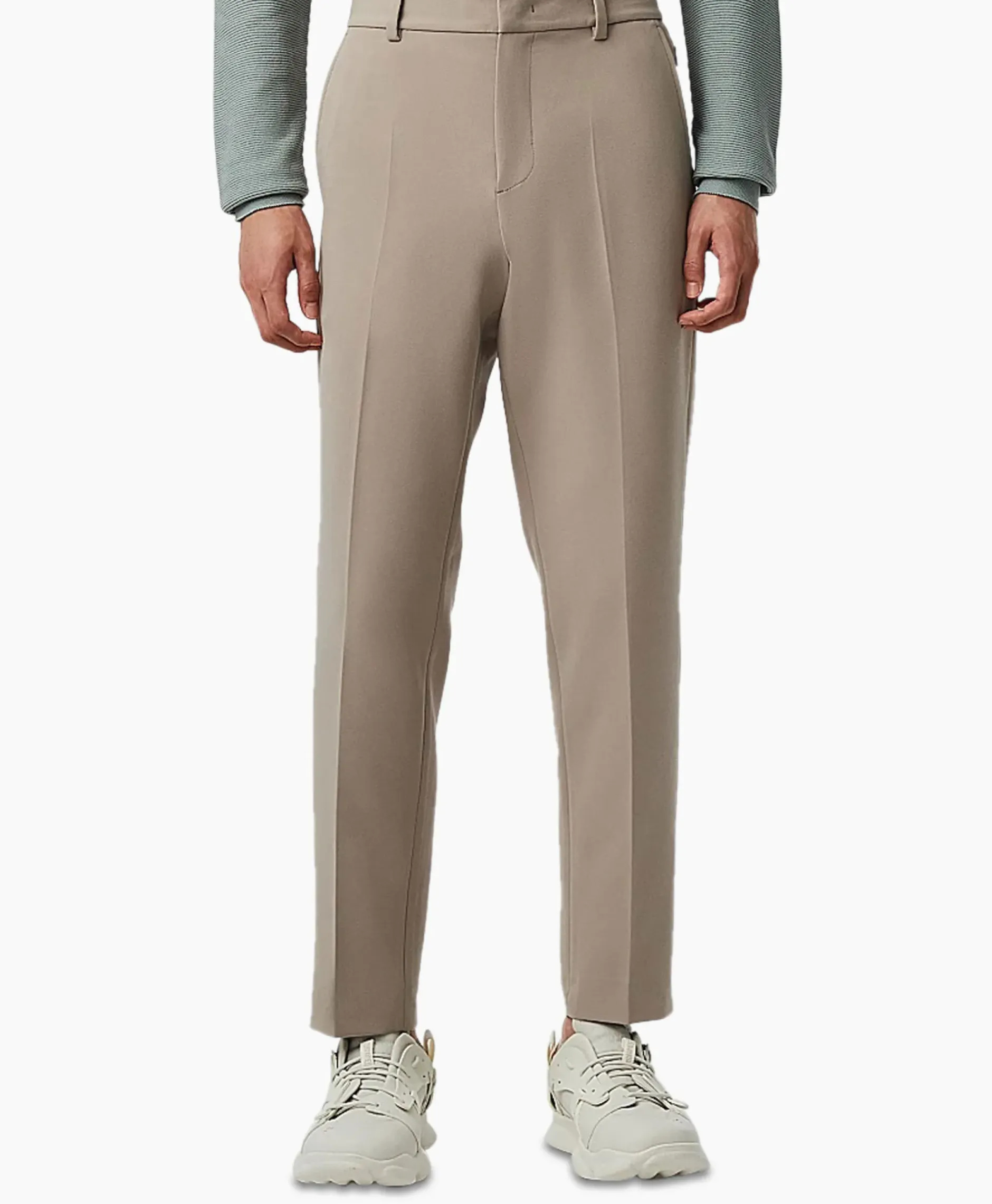 Broek Pelan Zand^Alpha Tauri