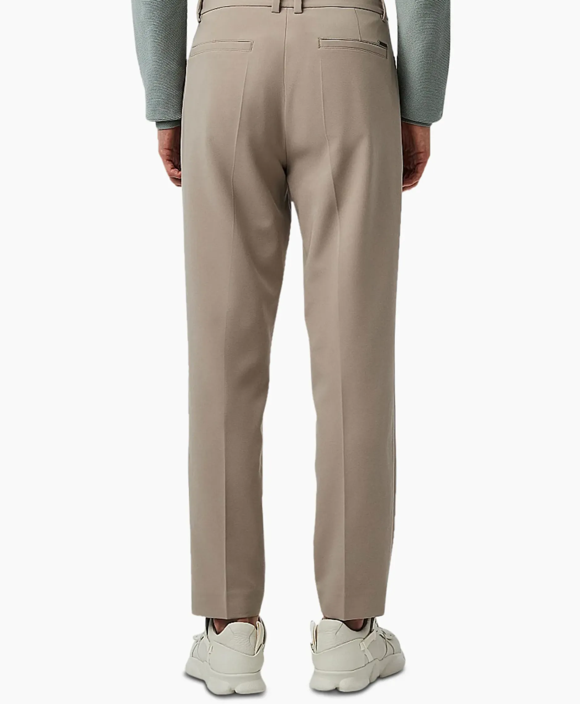 Broek Pelan Zand^Alpha Tauri
