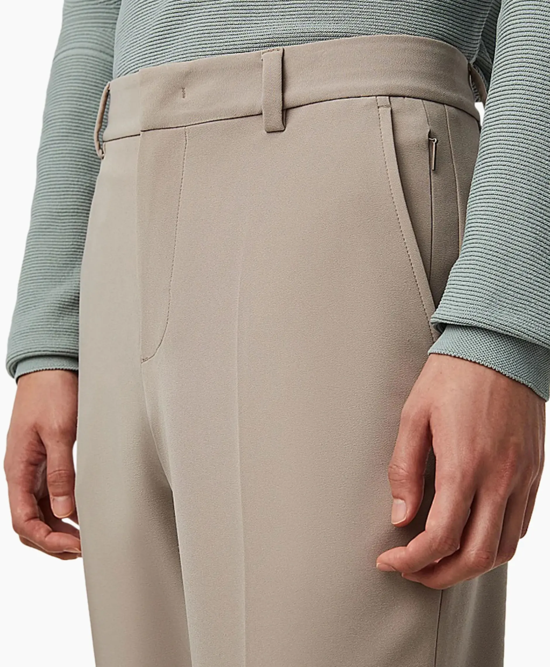 Broek Pelan Zand^Alpha Tauri