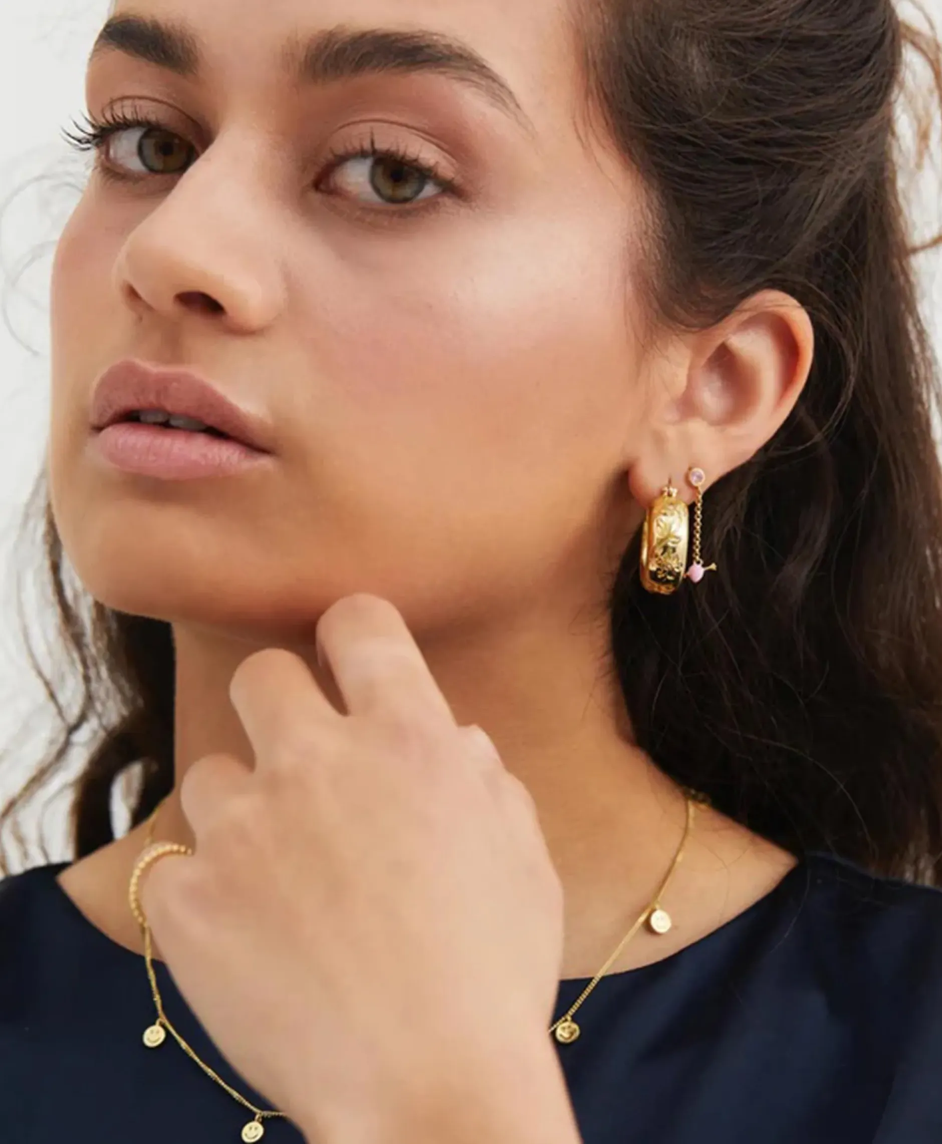 Oorbellen Flower Garland Stamped Hoop Earrings Bra Goud^Anna+nina Best