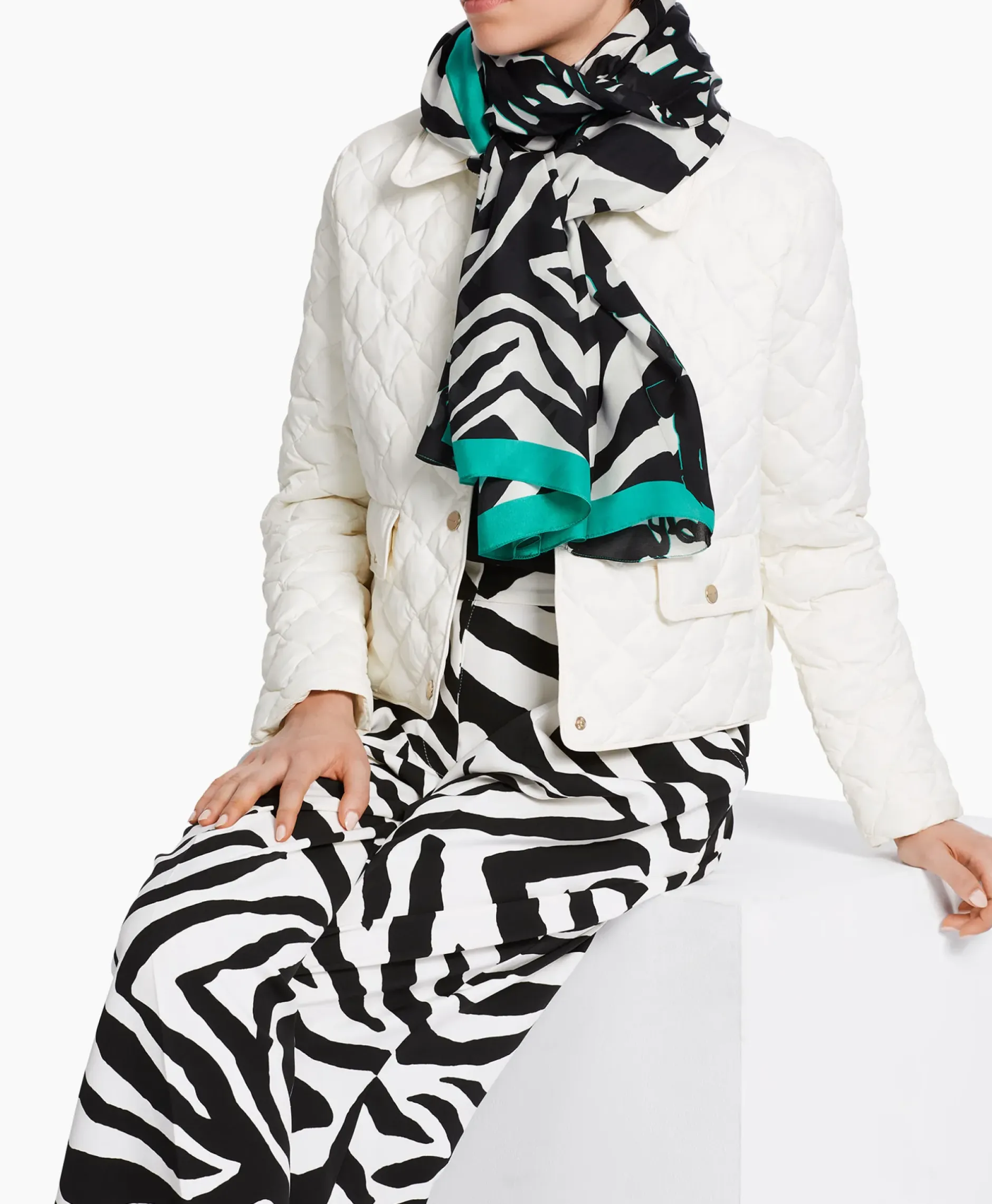 Shawl Wc B4.15 Z16 Zwart^Marccain Collectie Online